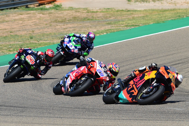 Szene aus dem MotoGP-Rennen: Brad Binder vor Jorge Martin, Fabio Quartararo und Enea Bastianini