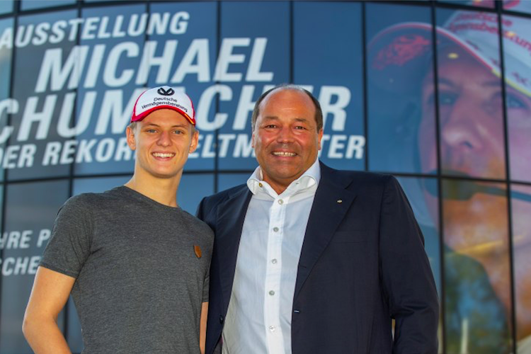 Mick Schumacher und Andreas Pohl von der DVAG