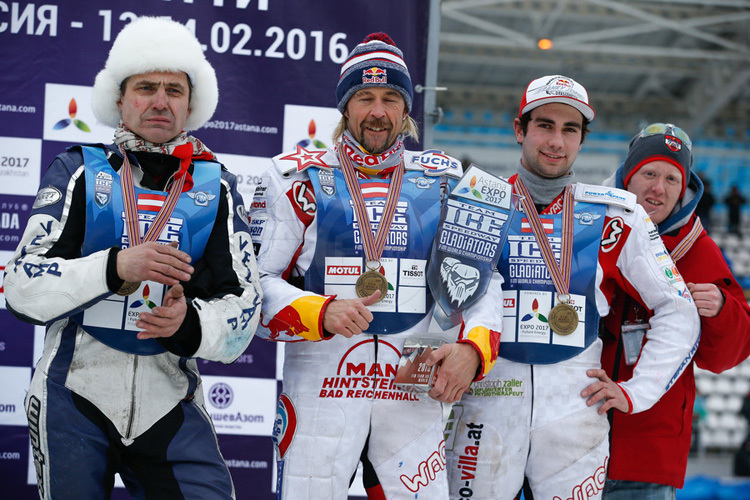 Freuen sich über Bronze: Harald Simon, Franz Zorn und Manfred Seifter (v.l.)