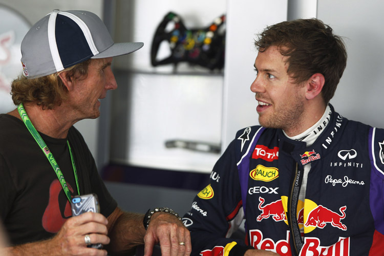 Wieder gut gelaunt: Red Bull Racing-Ass Sebastian Vettel scherzte mit Surfer-Legende Robby Naish