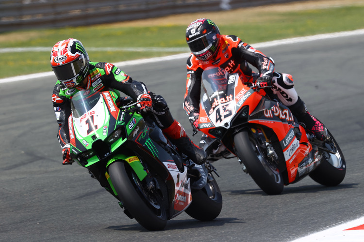 Jonathan Rea vor Scott Redding