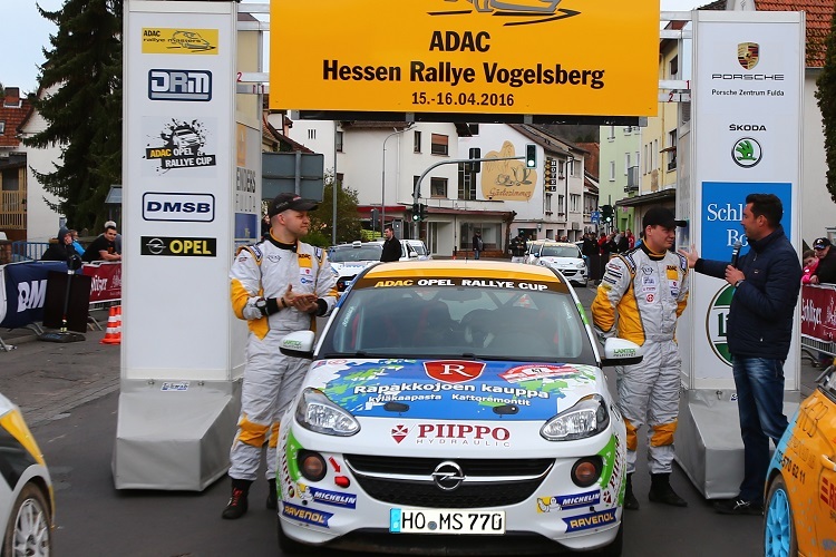 Jari Huttunen im Ziel der Rallye Hessen