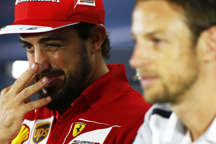 Fernando Alonso durfte bei der Auftakt-Pressekonferenz in Abu Dhabi noch nicht verraten, dass er zu McLaren wechselt