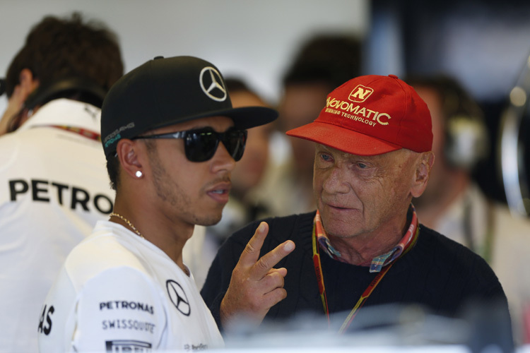 Lewis Hamilton mit Mercedes-Aufsichtsrat Niki Lauda