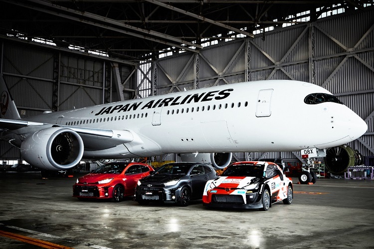 Die Japan Airlines ist Toyota-Sponsor