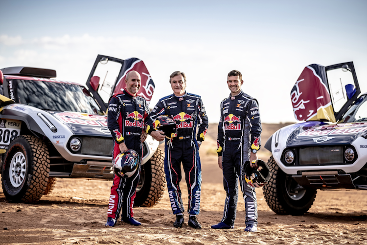 Carlos Sainz senior (Mitte) bei der Rallye Dakar