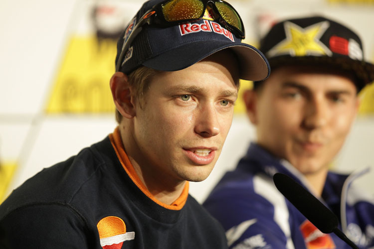 Casey Stoner und Jorge Lorenzo (hi.) führen die WM an