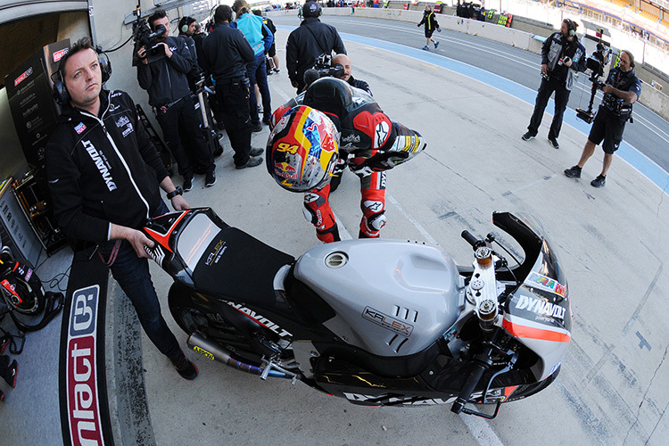 Jonas Folger in der Boxengasse von Le Mans