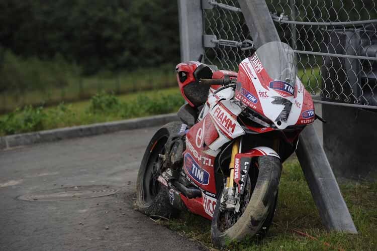 Carlos Checas geschrottete Ducati 1199 Panigale