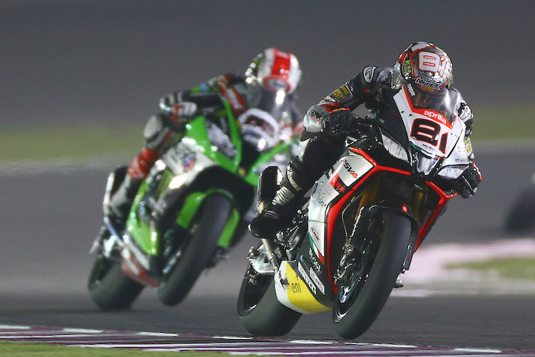 Das Duell zwischen Jordi Torres und Weltmeister Jonathan Rea in Katar (Lauf 1) war ganz sicher nicht zweitklassig