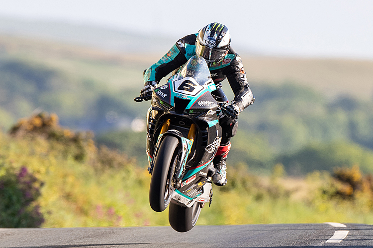 Im Vorjahr «flog» Michael Dunlop auf der Honda von Hawk Racing förmlich zum Sieg in der Superbike-TT