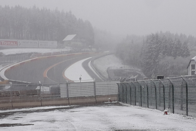 Blick auf die Eau Rouge in Spa-Francorchamps