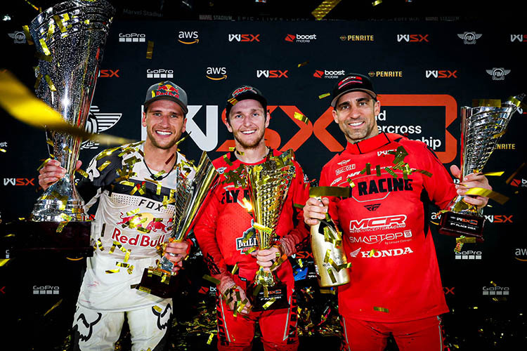 Melbourne: Weltmeister Ken Roczen, Finalsieger Joey Savatgy und Justin Brayton (Platz 3)