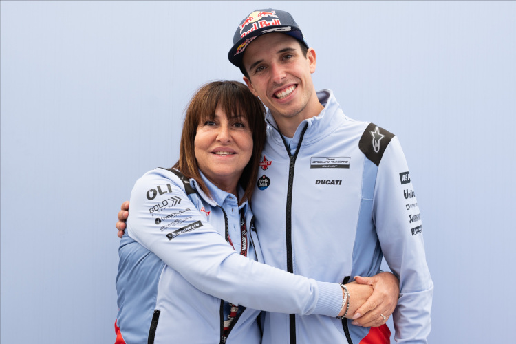 Team Principal Nadia Padovani und Alex Márquez