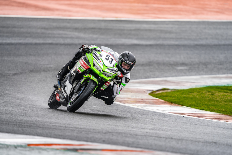 Jorke Erwig auf seiner Kawasaki Ninja 400