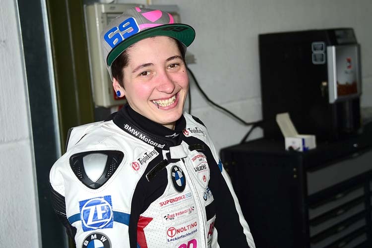 Lucy Glöckner: Motorrad fahren macht Spass