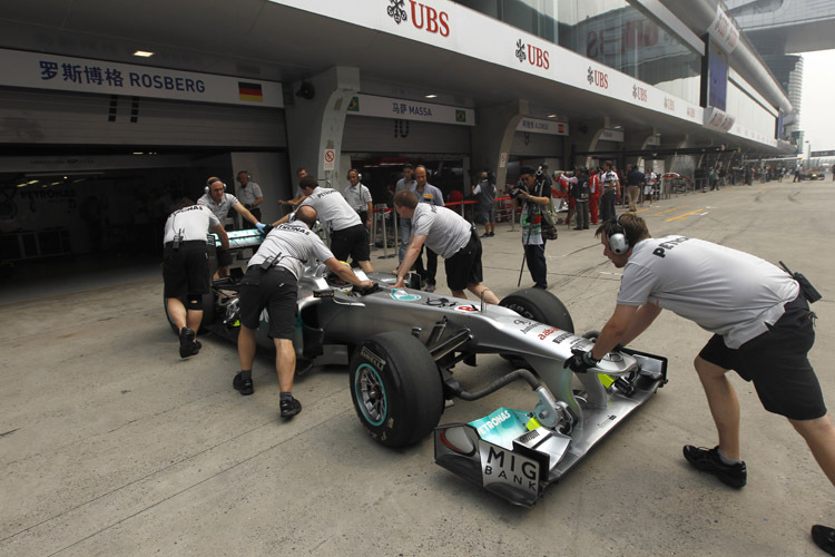 Mercedes (hier Rosberg) gab ein deutliches Lebenszeichen