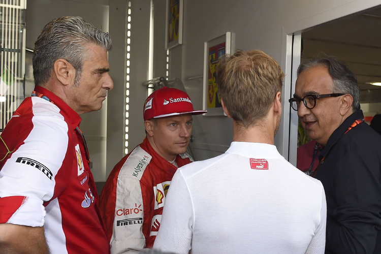 Teamchef Arrivabene, die Piloten Räikkönen und Vettel, Ferrari-Chef Marchionne