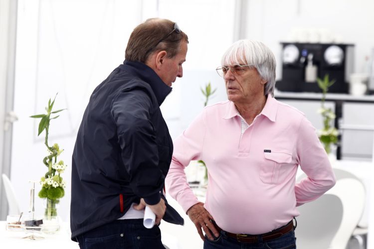 Ecclestone (re.) will Bahrain im Kalender halten 