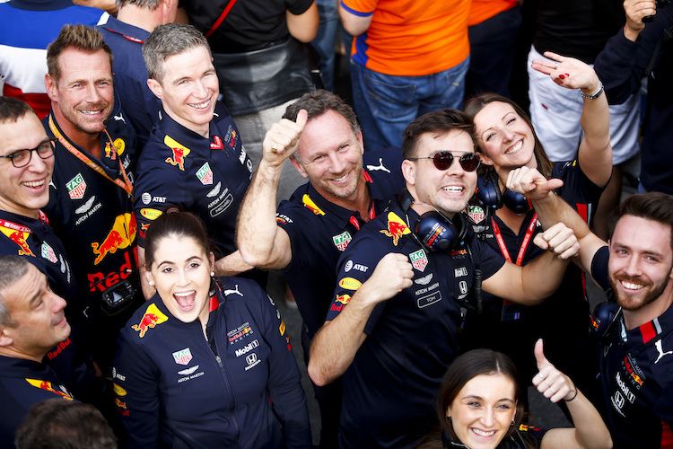 Daumen hoch für Red Bull Racing: Teamchef Christian Horner