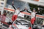 Miikka Anttila (li.) und Jari-Matti Latvala im Ziel