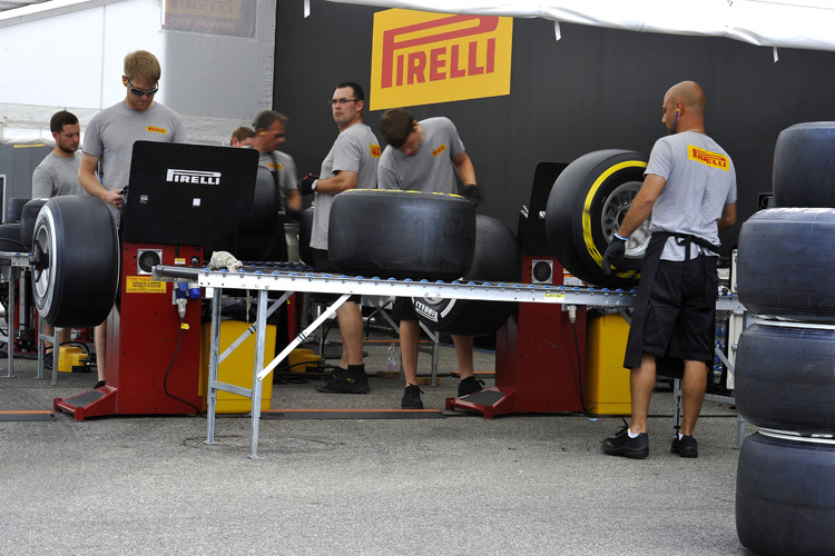 Die Pirelli-Fachkräfte werden auch 2014 in der Formel 1 arbeiten
