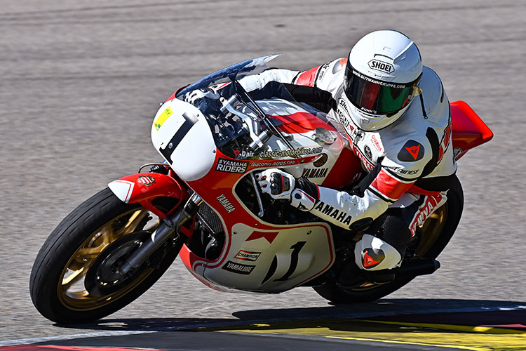 Sandro Cortese auf der Yamaha TZ 750 von Agostini