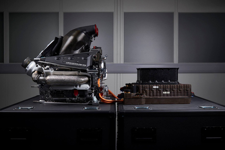 Der Weltmeister-Motor von Mercedes 2014