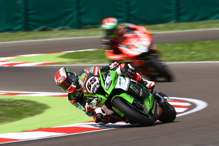 Jonathan Rea will am Sonntag vor den Ducati bleiben