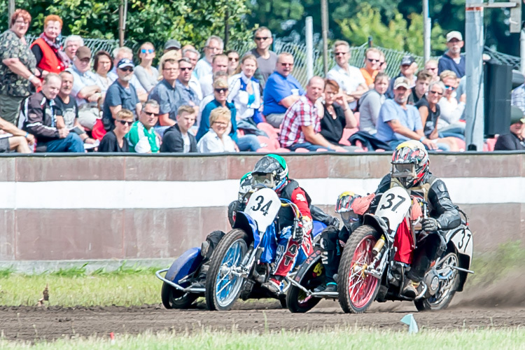 Ole Möller/Dana Frohbös (r.) und Nicole Standke/Sonja Dreyer (l.) sind beim Finale in Leipzig dabei