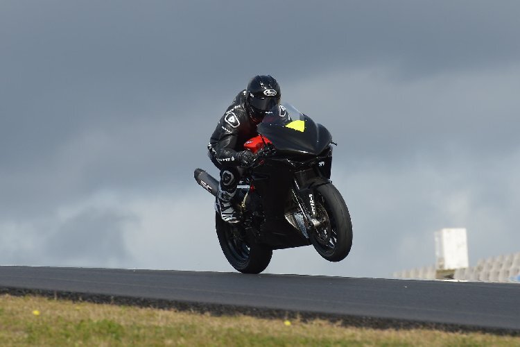 Noch besser als Jules Cluzel? PJ Jacobsen kam mit der MV Agusta F3 auf Anhieb zurecht