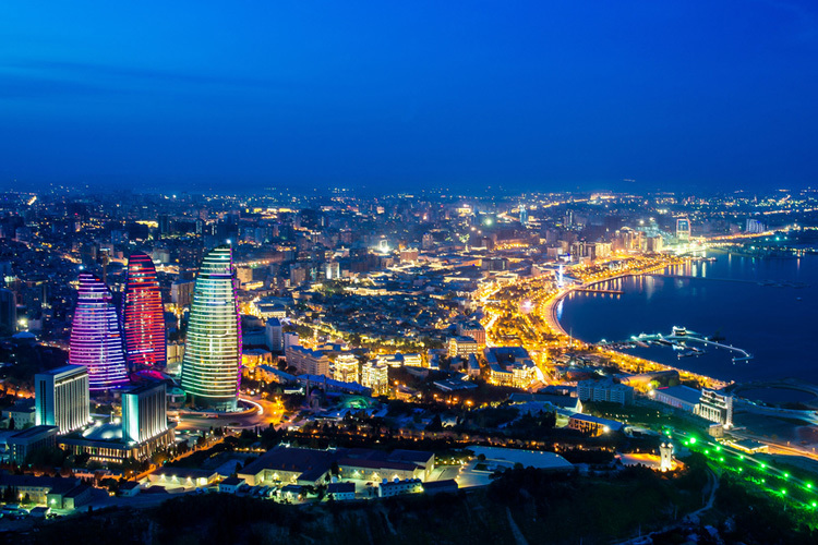 Wird Baku die Formel 1 mit solchen Nachtbildern verzaubern?