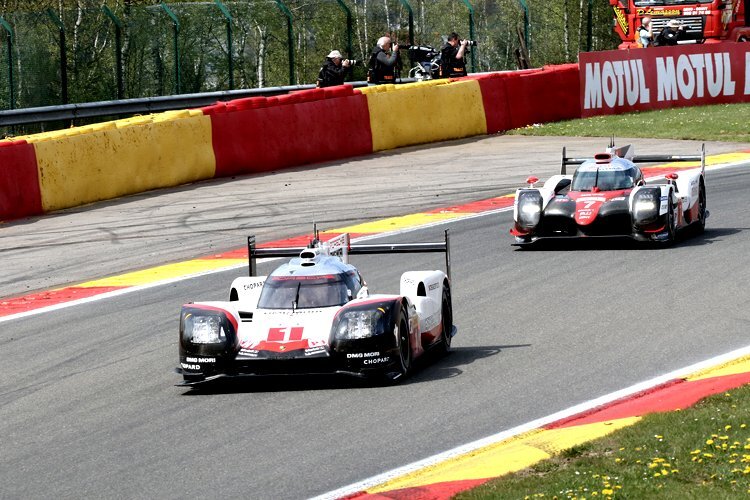 Porsche 919 Hybrid (li.) und Toyota TS050 Hybrid