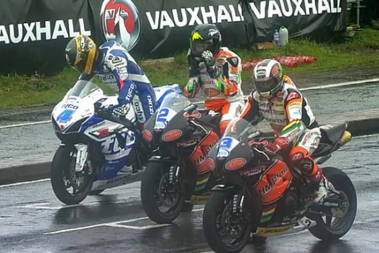 Guy Martin, Bruce Anstey und John McGuinness (v.l.) wurden heuer vom Wetter ausgebremst