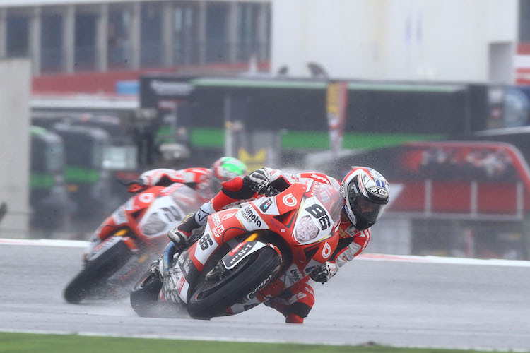 Ayrton Badovini (86) und Christian Iddon (2) fuhren mit der Bimota BB3 starke Rennen