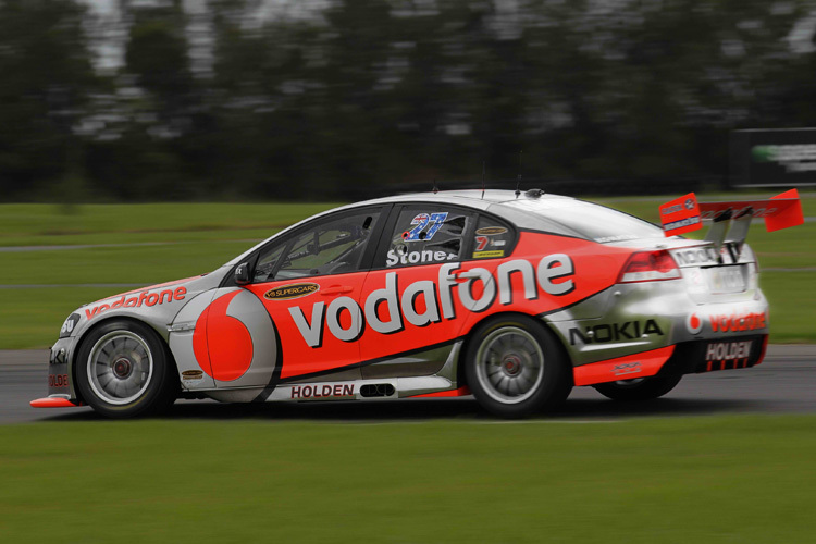 Casey Stoner beim Test im V8-Holden