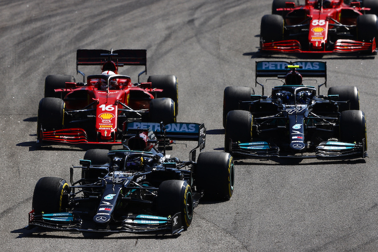 Mercedes gegen Ferrari in Brasilien