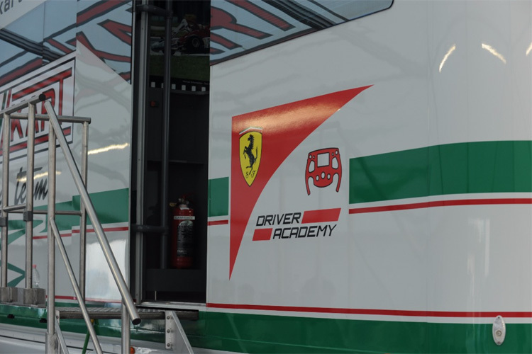 Ferrari arbeitet im Rahmen der Fahrerakademie mit Tony Kart zusammen