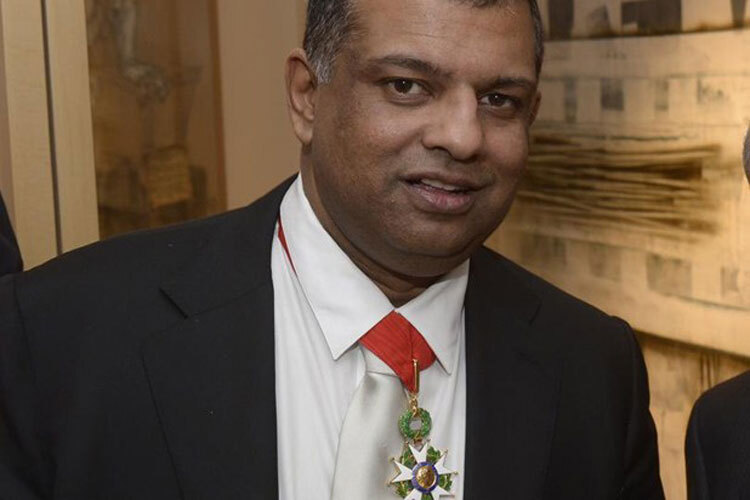 Tony Fernandes ist Commandeur de la Légion d´Honneur