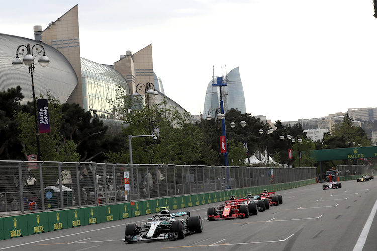 Bottas führte in Baku