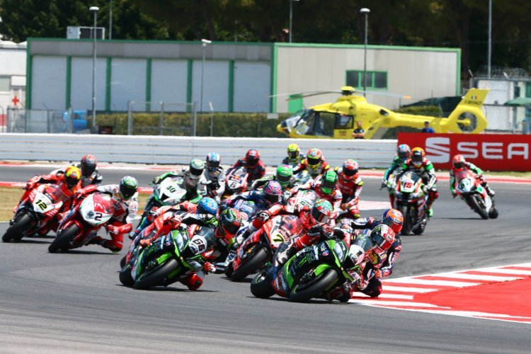 Der Start zum ersten Rennen der Superbike-Klasse in Misano