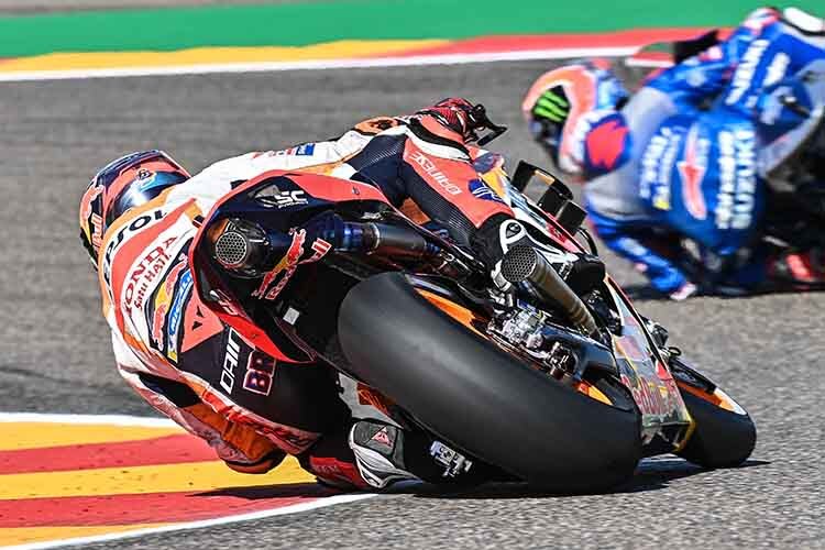 Stefan Bradl am Freitag hinter Alex Rins