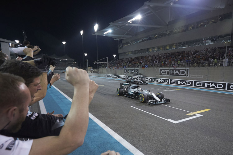2016 machten die Silberpfeil-Piloten Nico Rosberg und Lewis Hamilton den WM-Kampf unter sich aus – geht es nach den TV-Experten, sollen sie 2017 mehr Konkurrenz bekommen