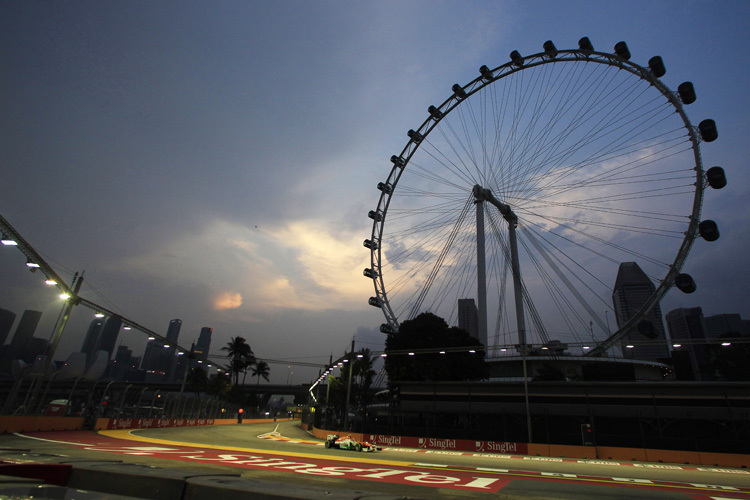 Nico Hülkenberg mit seinem Force India 2012 in Singapur