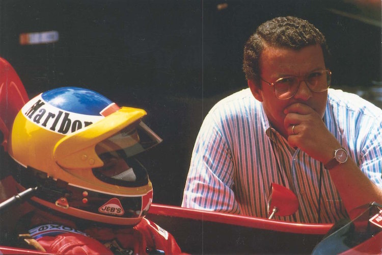 Mit Rat und Tat zur Stelle: Domingos mit Ferrari-Klient Michele Alboreto 1987