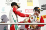 Freude bei Mick Schumacher und Juri Vips bei der letzten Siegerehrung