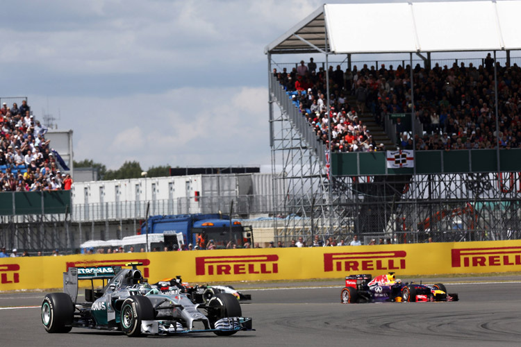 Nico Rosberg: «Ich wusste schon, dass Lewis vorbeikommen würde, aber ich wollte das Auto noch ins Ziel retten»