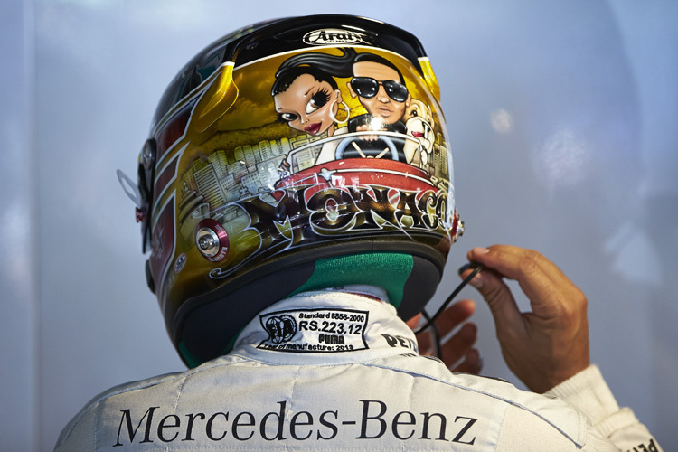 Lewis Hamilton: Nicole, Roscoe und das rote Auto