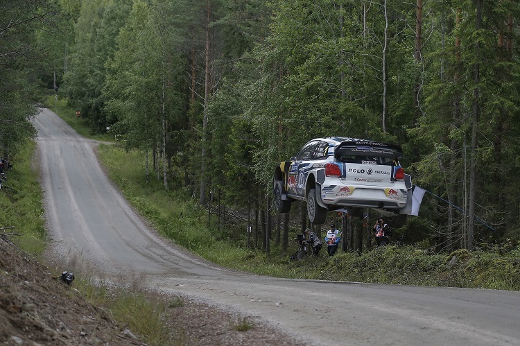 Luftsprünge bei der Rallye Finnland