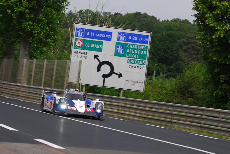 Buemi im TS040 beim Testtag in Le Mans